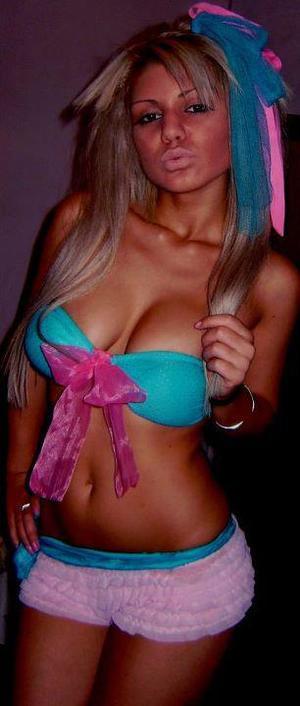 Looking for local cheaters? Take Aubrey from Arizona home with you