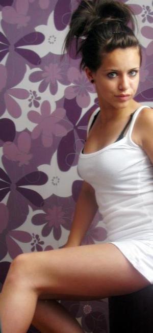Looking for local cheaters? Take Sydni from New York home with you